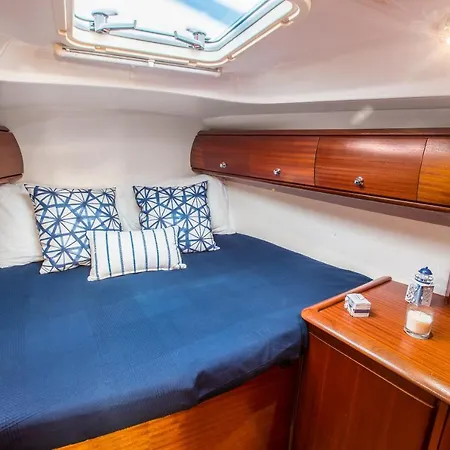 Swift Botel
